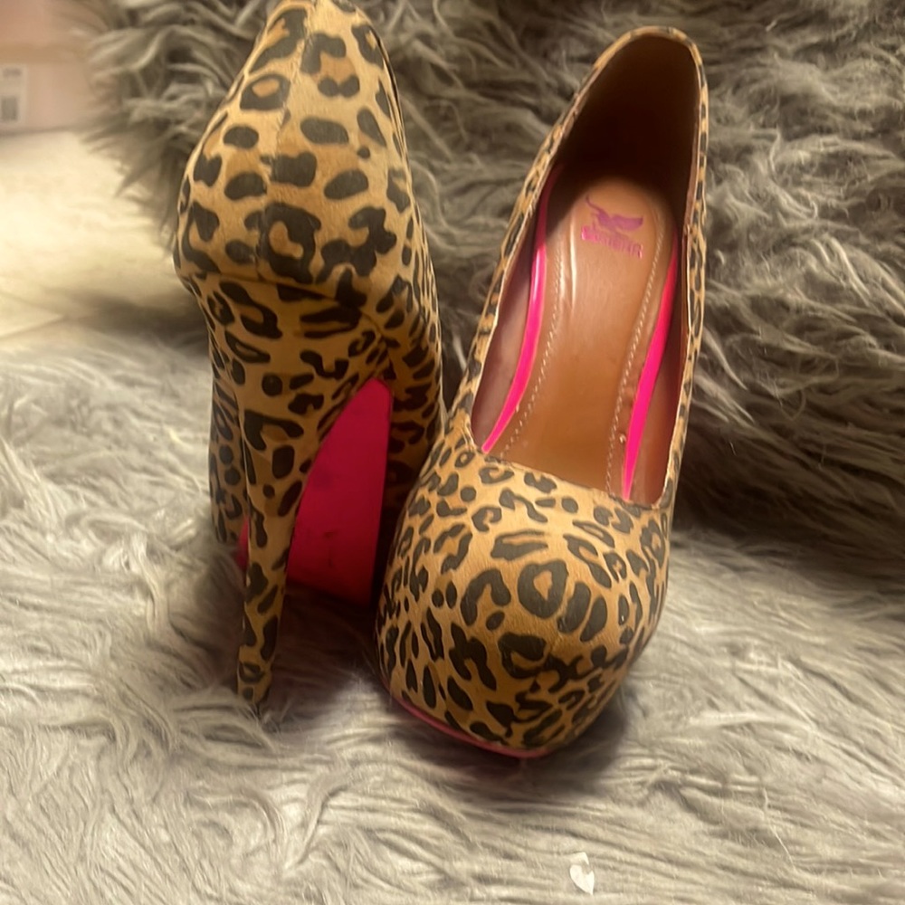 Shiekh Leopard platform heels